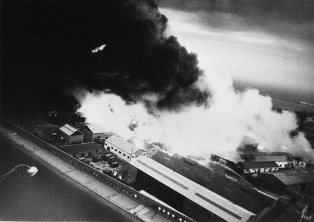 Incendie_des_cuves_sur_le_port_25_juin_1962_10