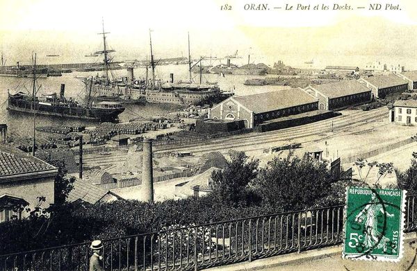Oran- 141- travail sur les quais