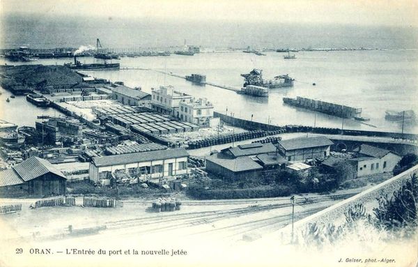 Oran- 107- travail sur les quais