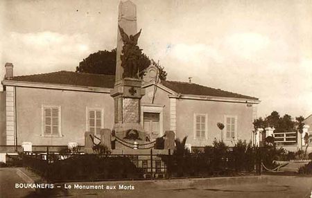 02boukanefis_monument_aux_morts