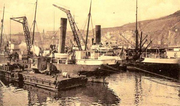 Oran- 011- travail sur les quais