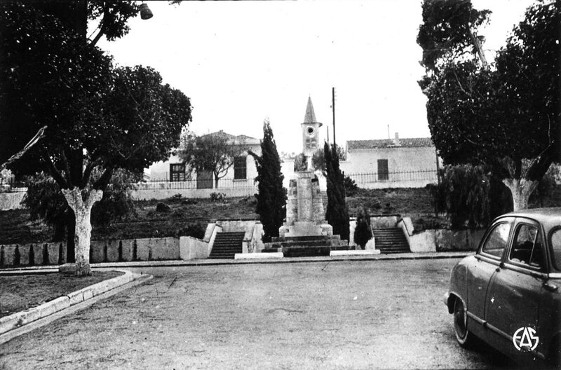 Cassaigne 509- Monument aux morts