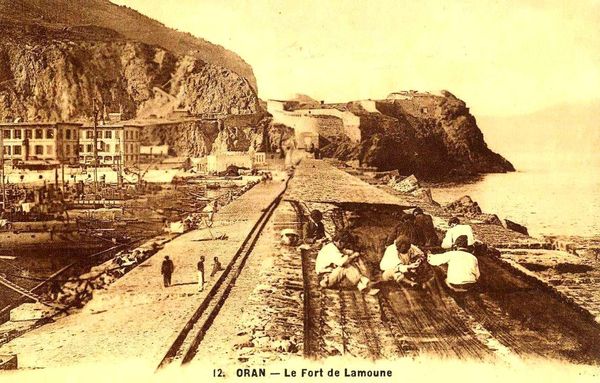 Oran- 131- travail sur les quais