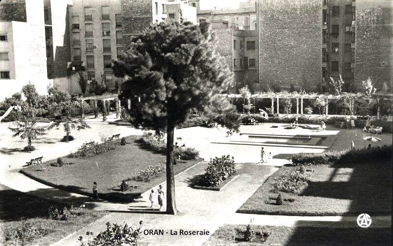 FM j- 03- Square la roseraie