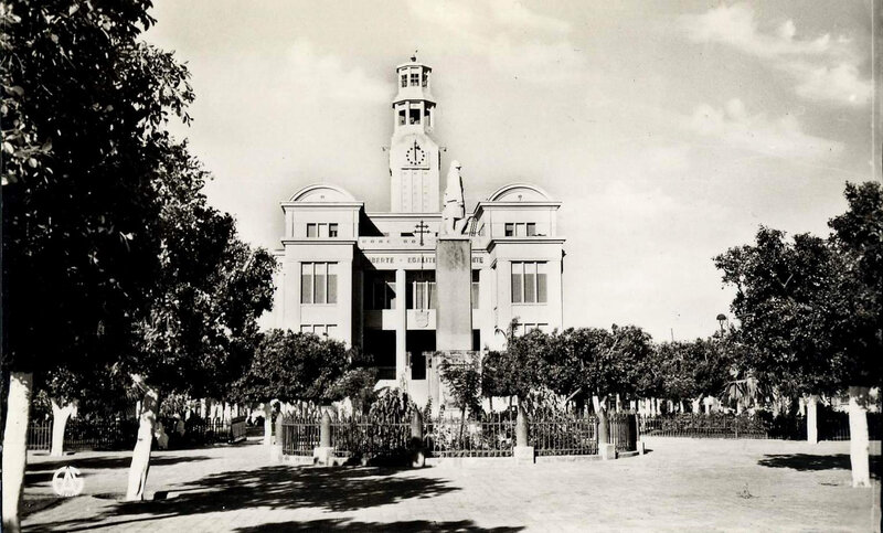 Hammam-bou-hadjar 504- Place de la mairie