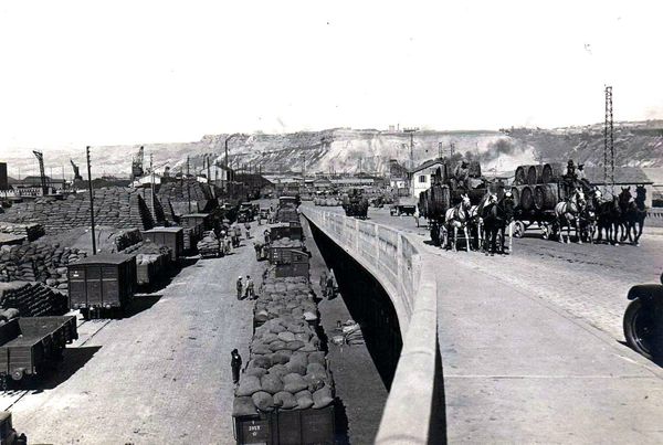 Oran- 044- travail sur les quais